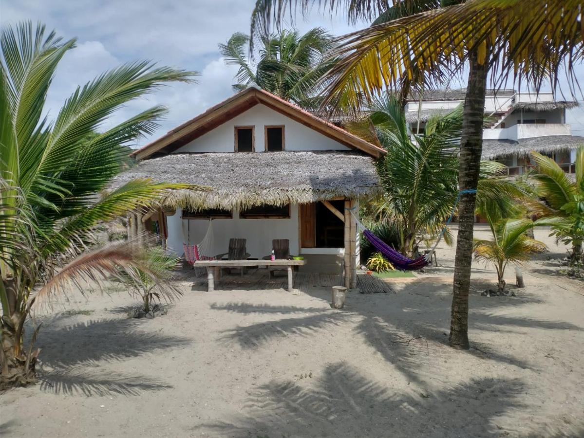 Beach Front Bungalows At The Coconut Canoa Exterior foto